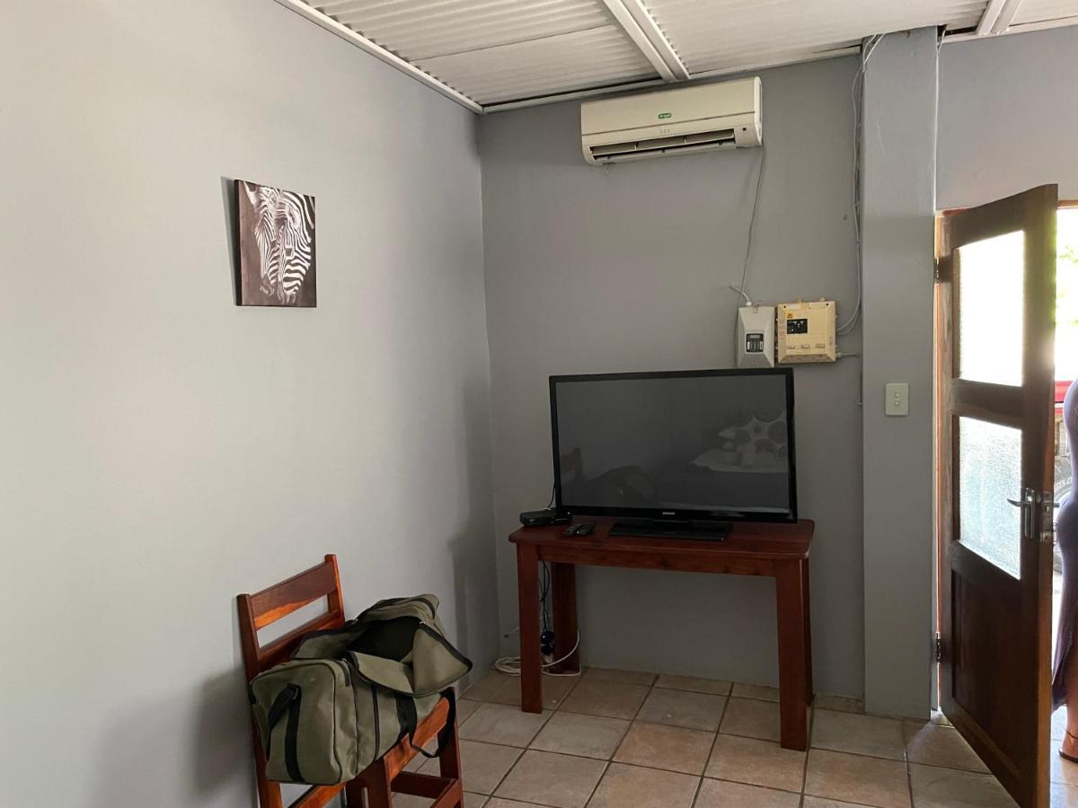 Kololo Guesthouse Катима-Мулило Экстерьер фото