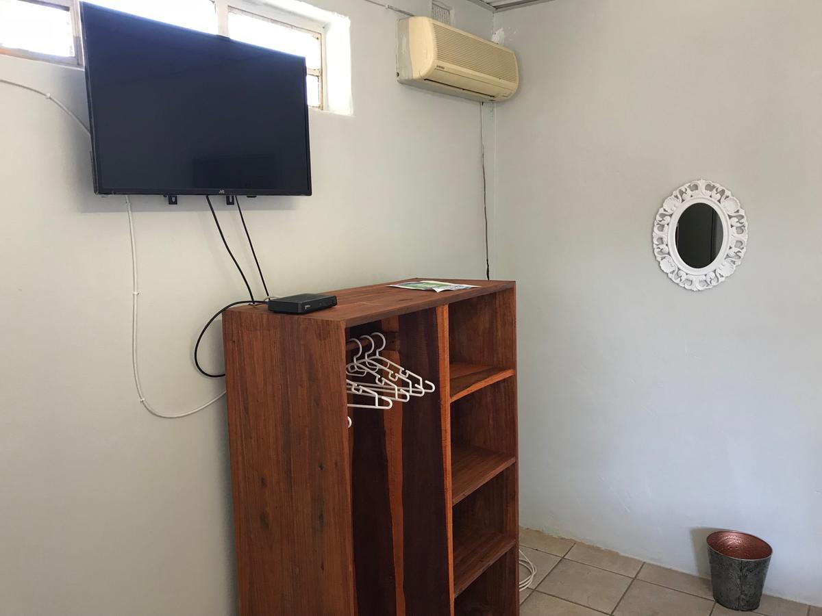 Kololo Guesthouse Катима-Мулило Экстерьер фото