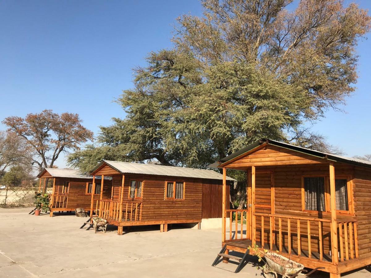 Kololo Guesthouse Катима-Мулило Экстерьер фото